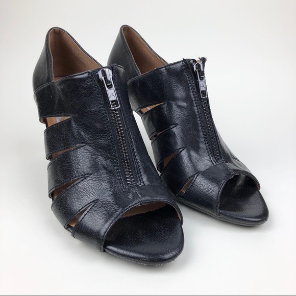 AEROSOLES Shoes - Aerosoles Heelrest peep toe zip heels 6.5 black